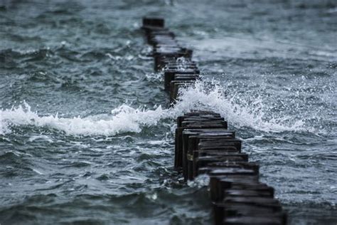 夢見大風大雨|梦见大风大雨是什么意思预兆